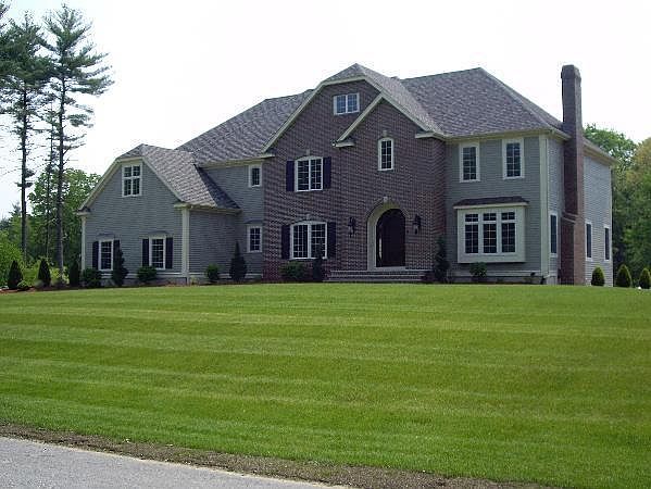 1st image of 7 Blackhorse Ln