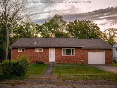 1591 Upper Midway Dr, Dunbar, WV, 25064