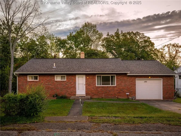 1591 Upper Midway Dr, Dunbar, WV 25064