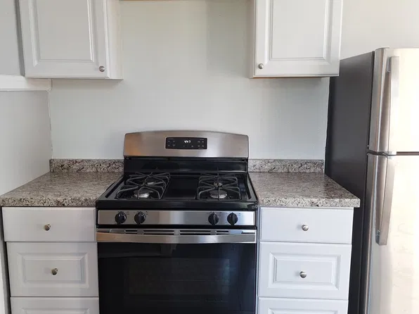 570 Broad St APT 2D, Meriden, CT 06450