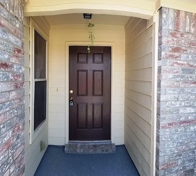 100 Commonwealth Cir — Photo 3