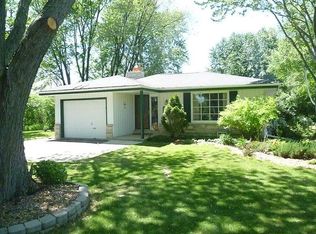 W129N8411 Revere Dr, Menomonee Falls, WI 53051