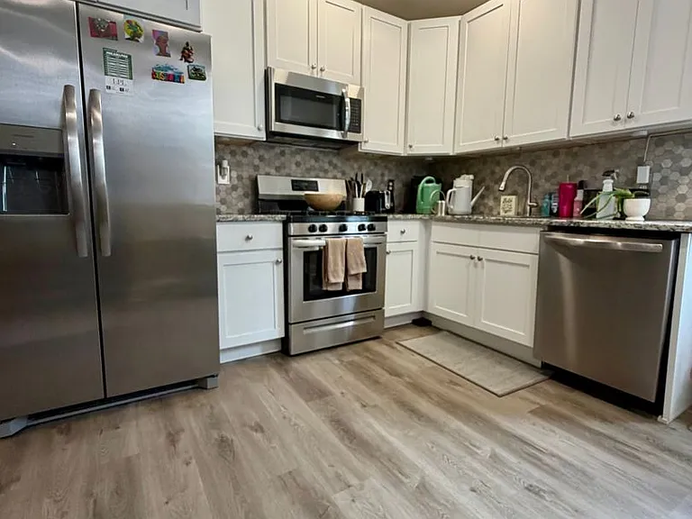 2614 Ingersoll St — Photo 9