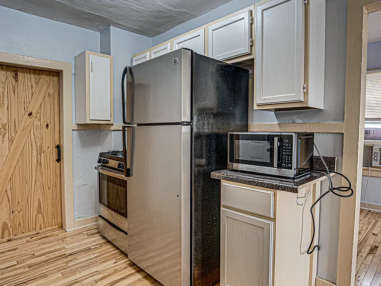 457 Talma St #2 — Photo 3