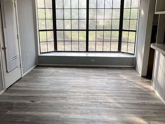 5th image of 3017 Meadow Forest Dr