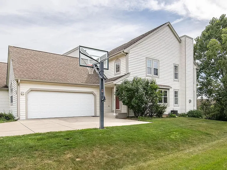 N48W16103 Lone Oak Ln — Photo 37