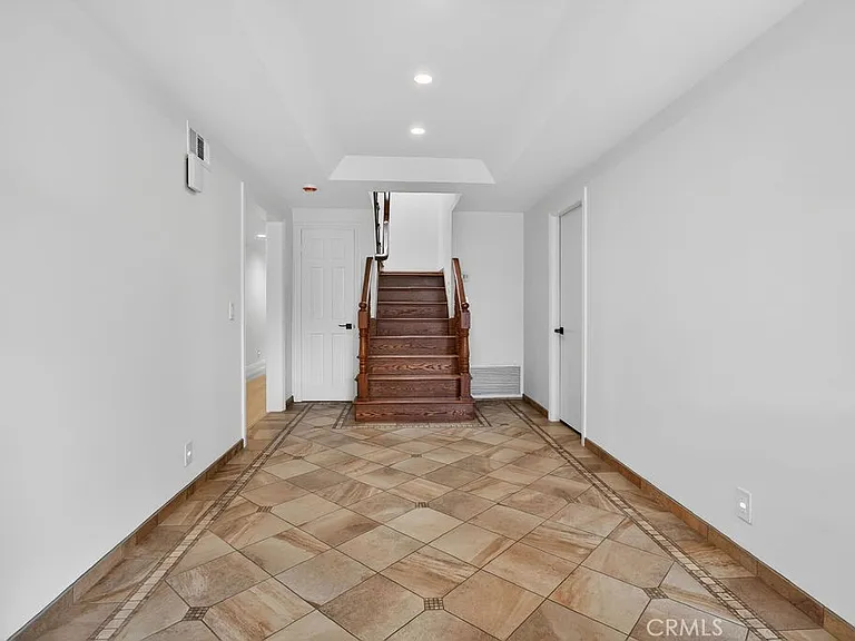 720 Emerald Bay — Photo 4