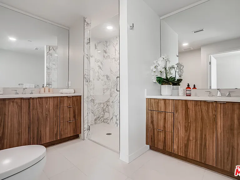1021 S Shenandoah St #303 — Photo 7