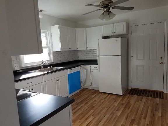3rd image of 4739 Winchester Ave