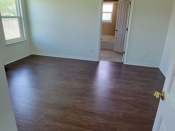 5th image of 6008 Toulouse St