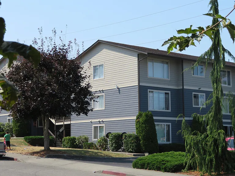 Riverdale Apartments — Photo 38