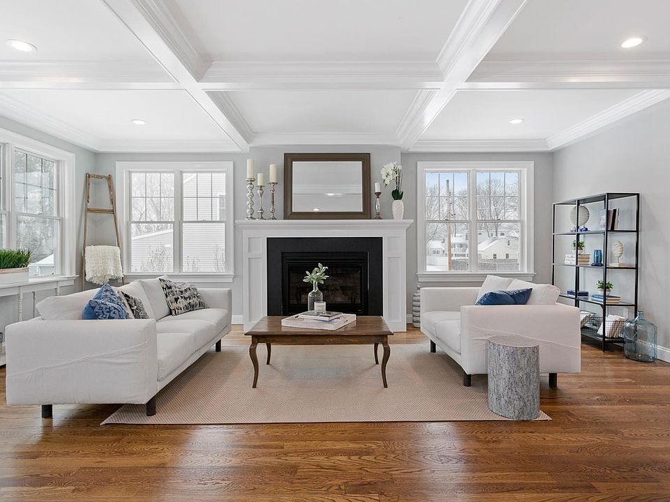 Living rm w/coffered ceiling