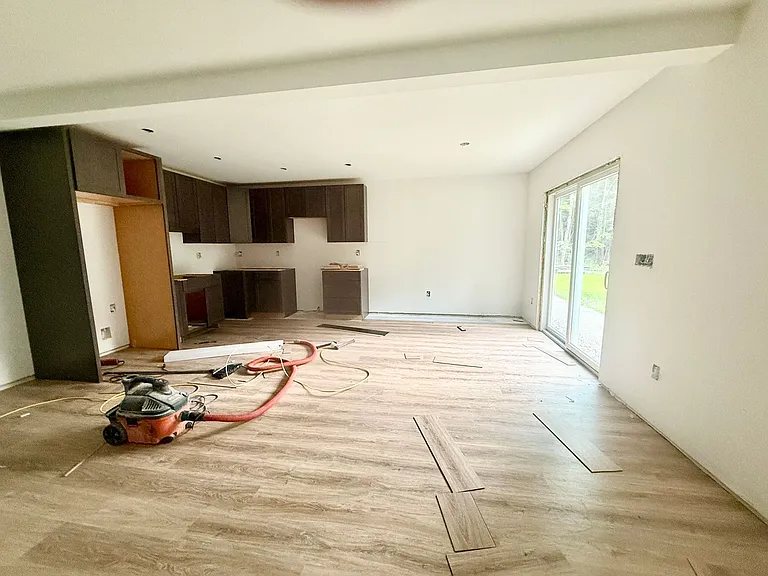 192 Center Rd — Photo 29