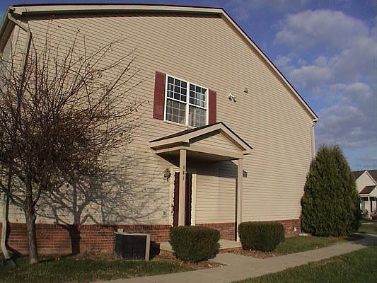 1st image of 841 Oakwood Dr