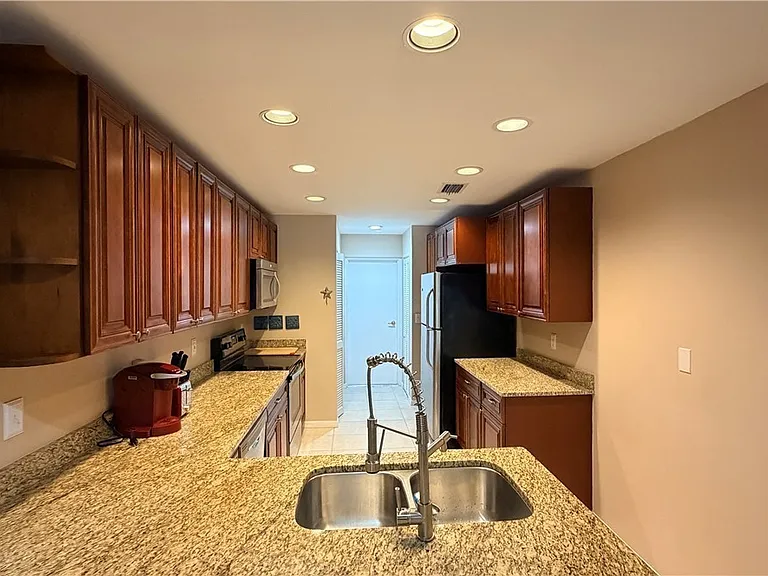12020 Champions Green Way #112 — Photo 32