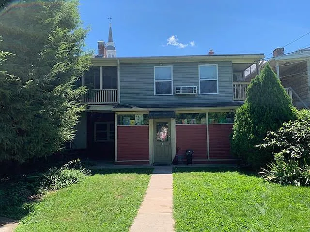 1 bed, 150 sqft, $1,000 — Photo 2