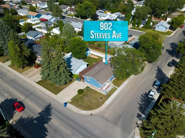 902 Steeves AVENUE, Saskatoon, SK S7L 5N4
