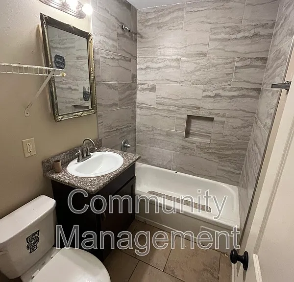 16813 Vermillion Dr — Photo 4