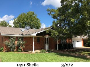 1421 Sheila Dr, Stephenville, TX 76401