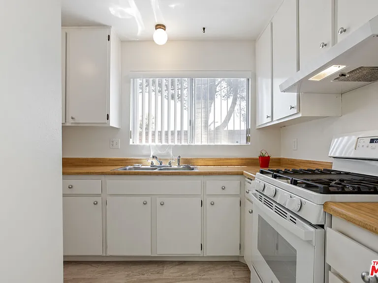 5464 Evelyn Dr — Photo 6