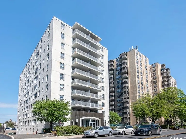 30 Glenbrook Rd #2E — Photo 21