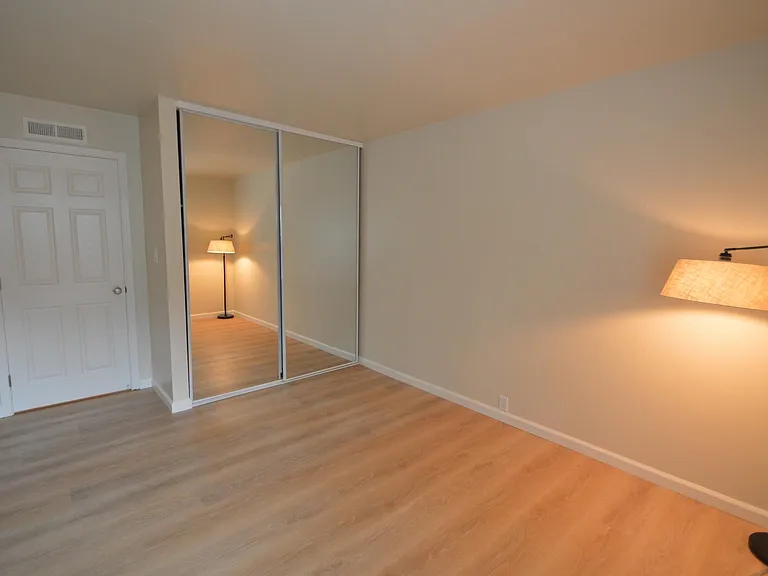 7275 Valley Trails Dr — Photo 9