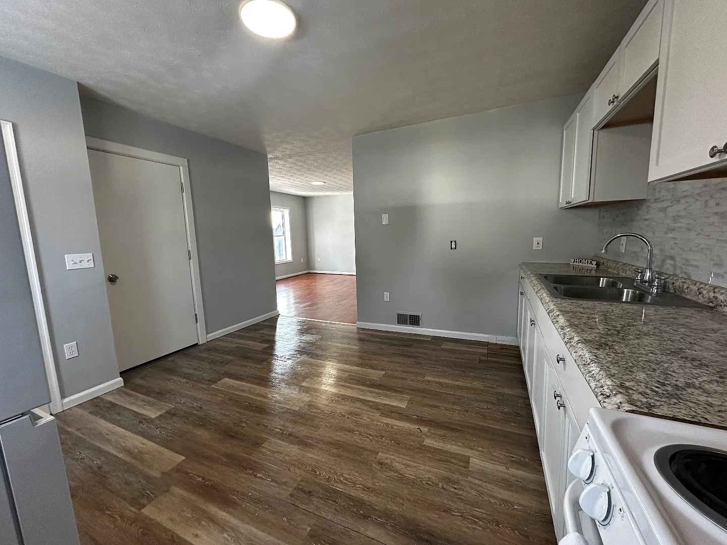 199 Saratoga Avenue - Apartment 2 — Photo 2