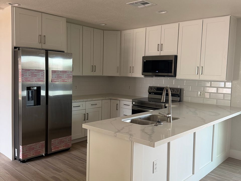 1st image of 3145 S Davis Cir