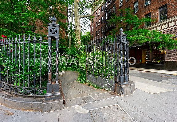 5th image of 290 6th Ave #A2h