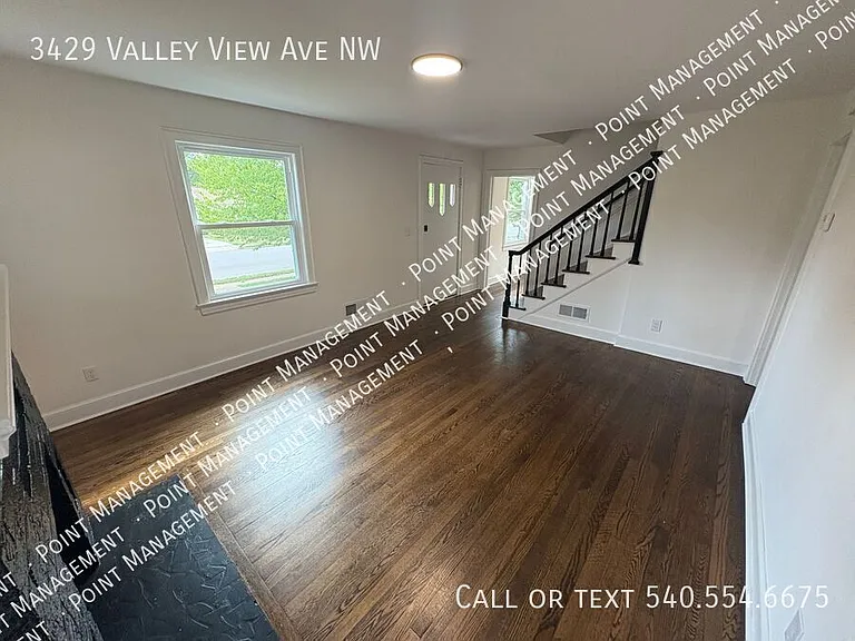 3429 Valley View Ave NW — Photo 2