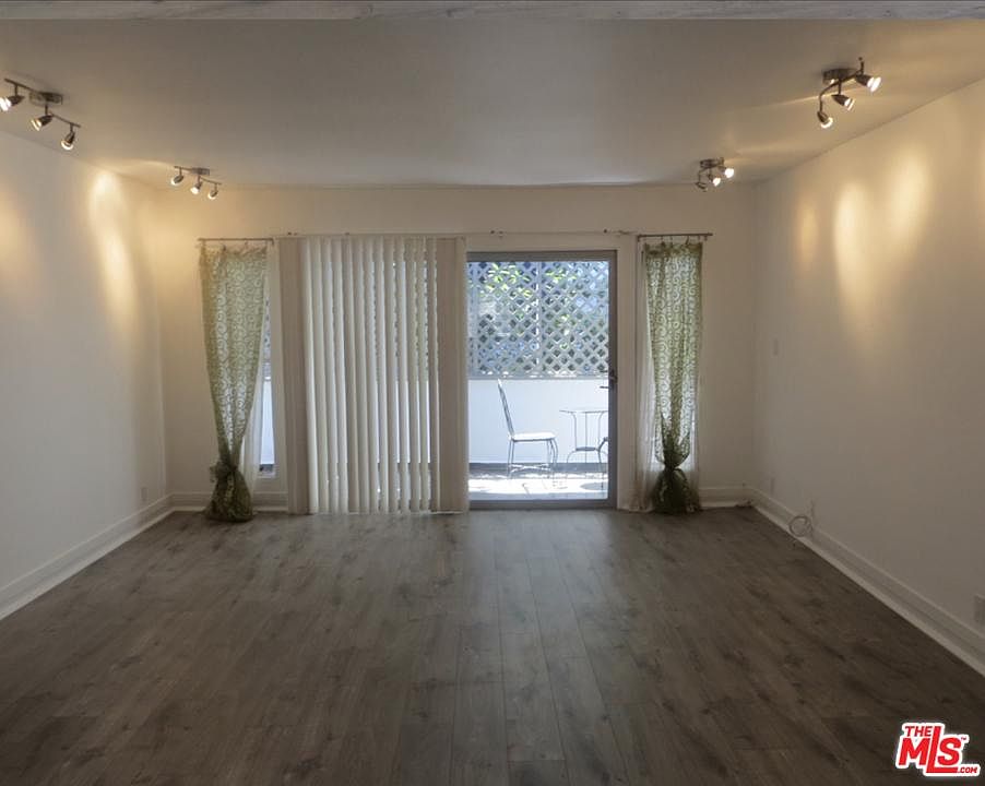 1st image of 332 S Elm Dr APT 4