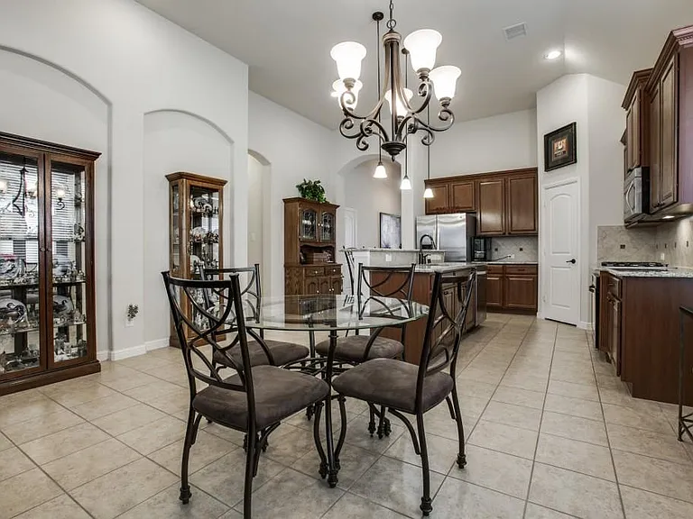 181 Hampton Dr — Photo 10