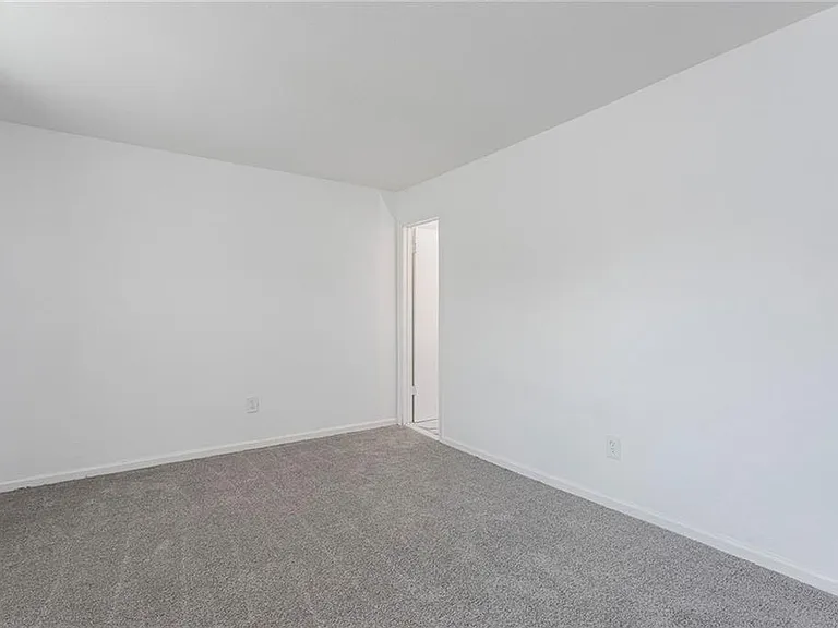 5684 Campus Dr — Photo 14