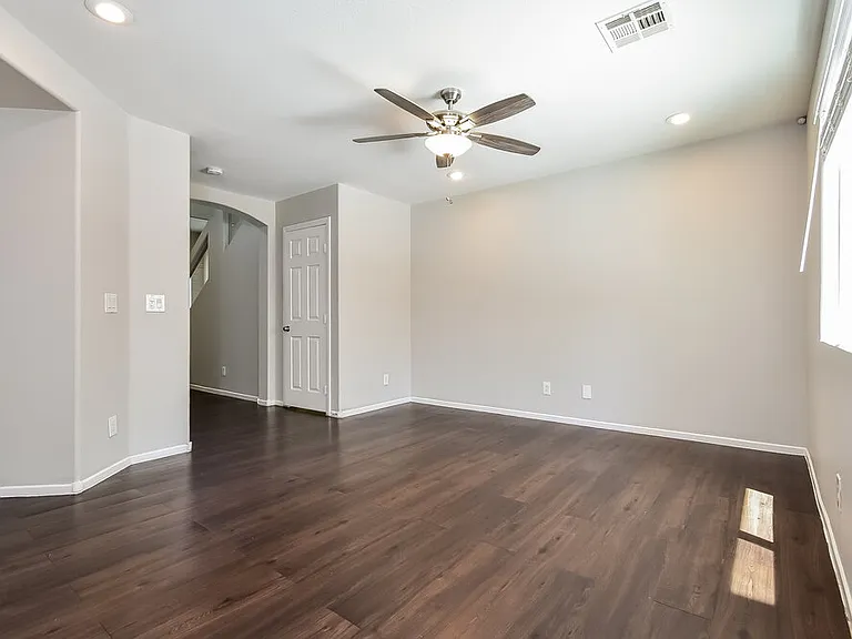 9213 Millikan Ave — Photo 5