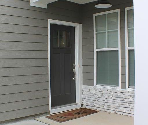 2nd image of 142 Spruce Hollow Cir