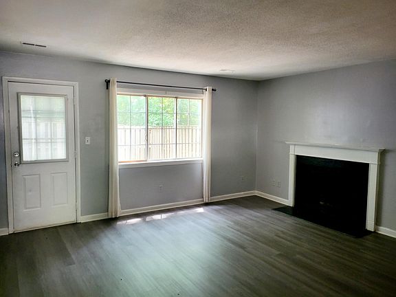 4th image of 5500 E Richland St