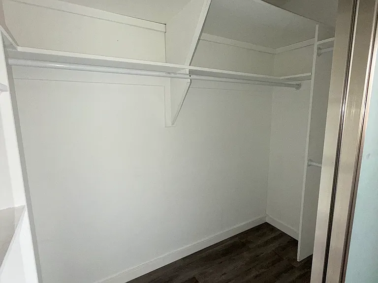 345 S Doheny Dr #304 — Photo 21