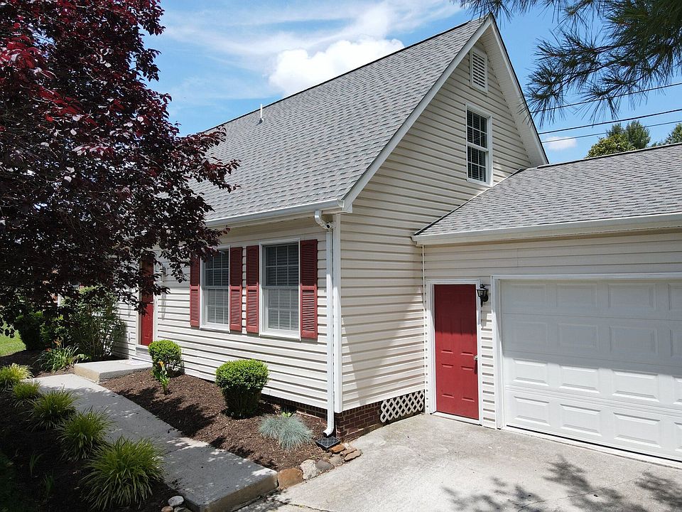 1st image of 355 Overland Dr