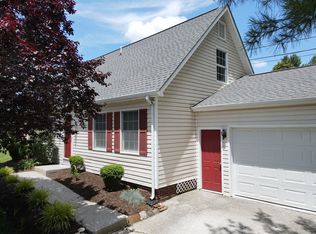 355 Overland Dr, Christiansburg, VA