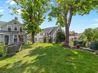 37 Mayflower St, Plymouth, MA 02360