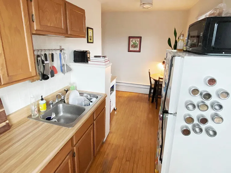 4220 N Clark St #10 — Photo 3