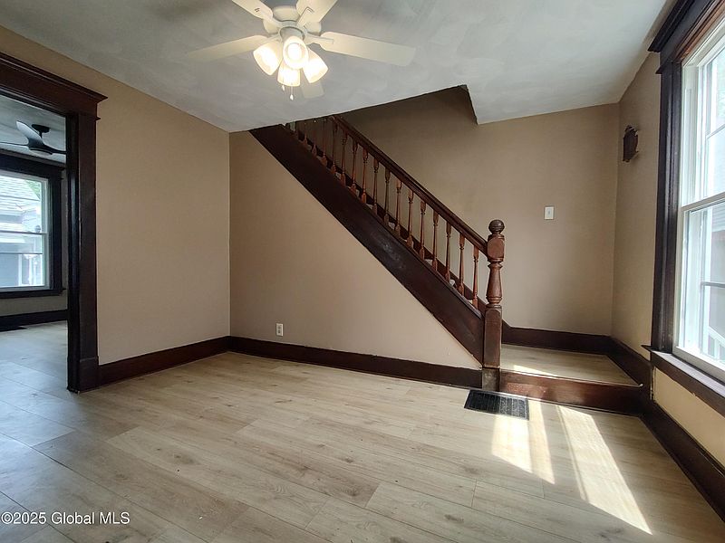 3rd image of 8 Charles Street