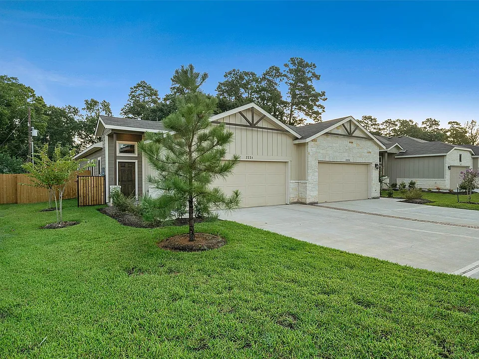 202 Oakcrest #A