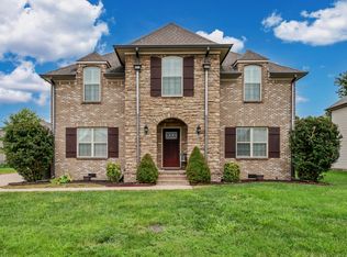 1085 Willow Cir, Clarksville, TN 37043