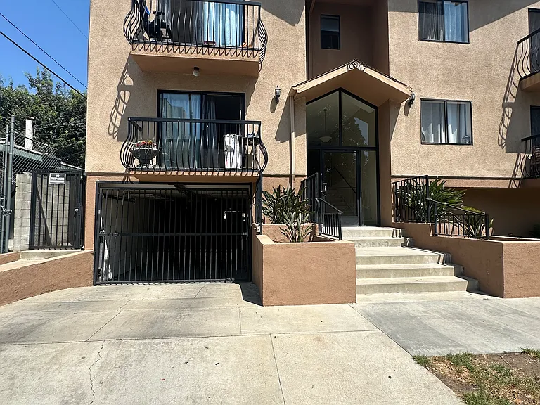 10947 Huston St #103 — Photo 21