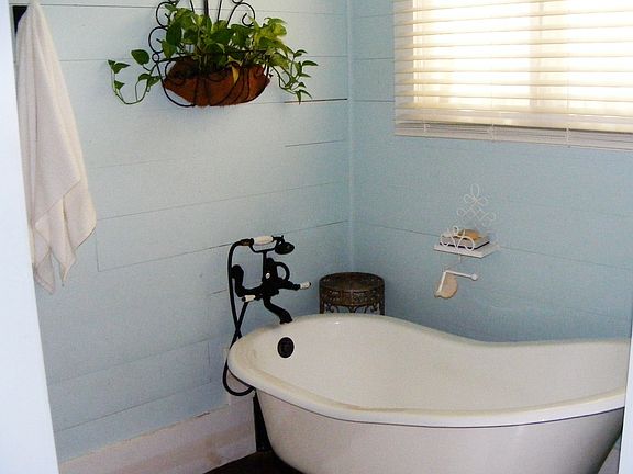 MB clawfoot tub & walkin shower