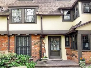 1072 Wimbleton Dr #1, Birmingham, MI 48009