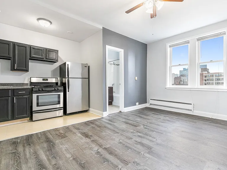 The Kenmore on Edgewater — Photo 26