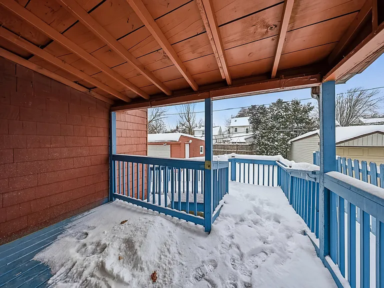 4532 W 172nd St — Photo 26