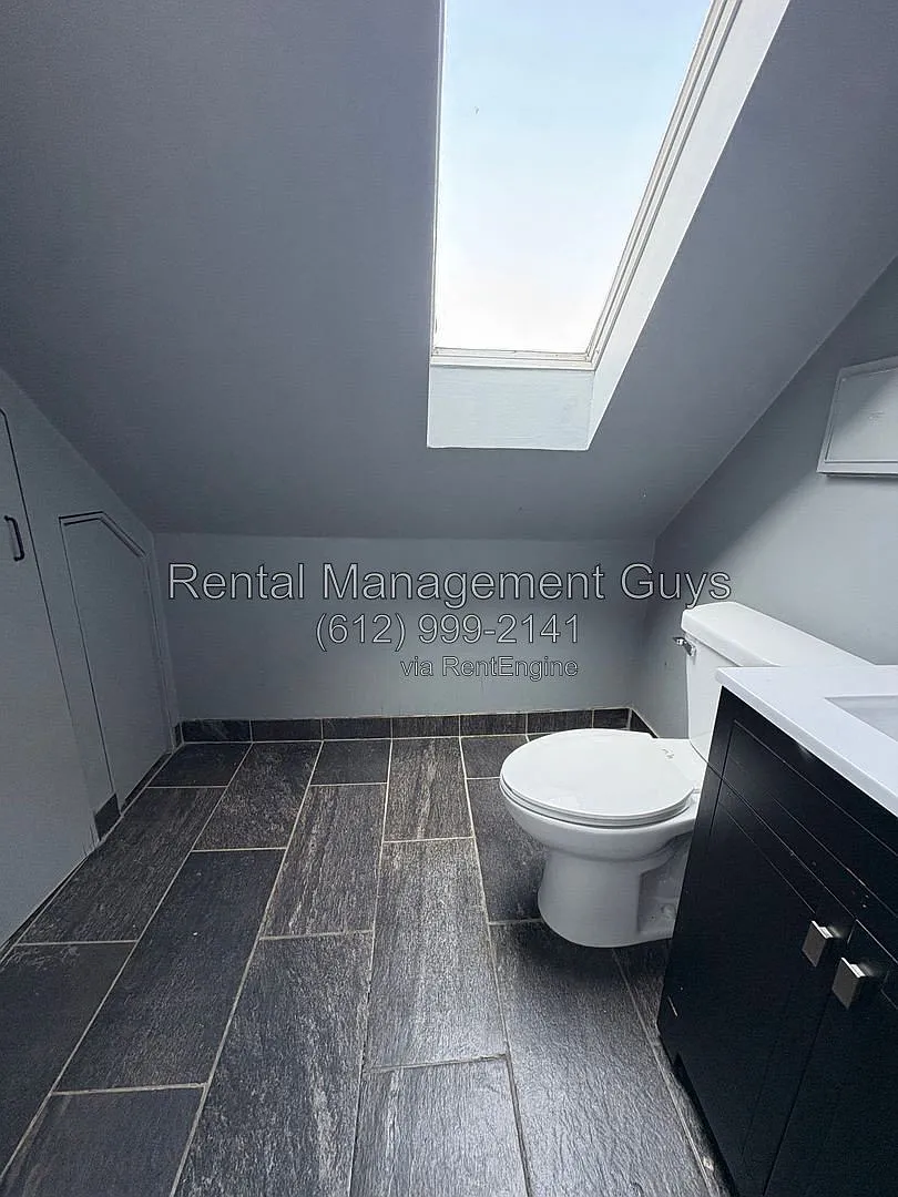5 bed, 2.0 bath, $2,195 — Photo 4